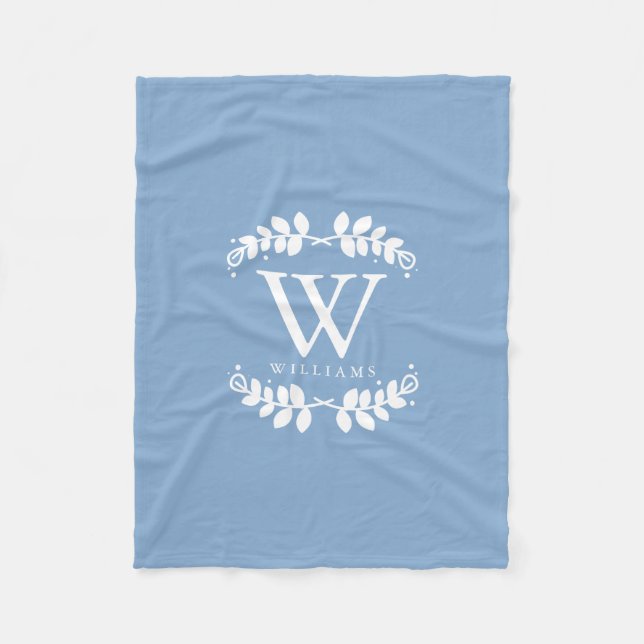 Chic Light Blue Monogram Fleecedecke (Vorderseite)