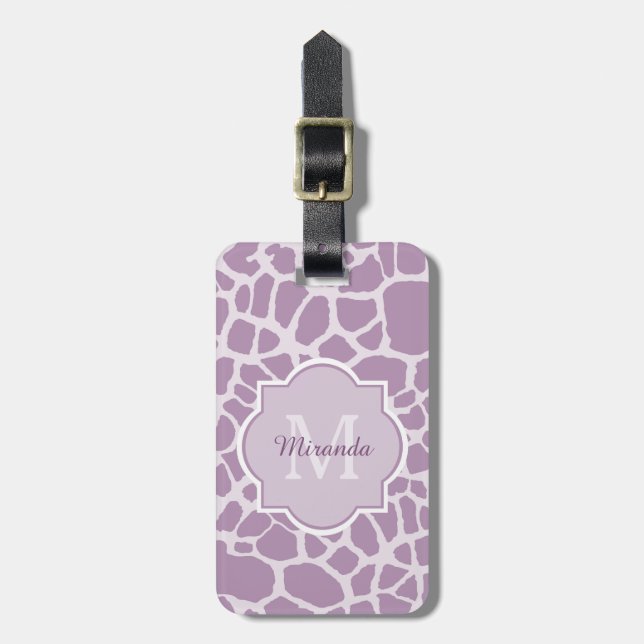 Chic-lila Giraffen-Druck mit Monogramm und Namen Gepäckanhänger (Vorderseite vertikal)