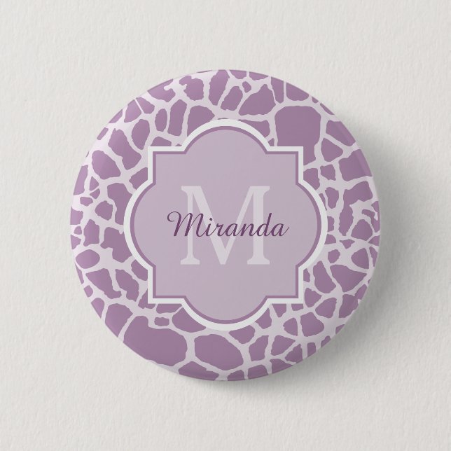 Chic Lila Giraffenausdruck mit Monogramm und Name Button (Vorderseite)