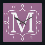 Chic Lila Monogram Quadratische Wanduhr<br><div class="desc">Chic Lila Monogram Wanduhr. Loopy weißer Doodle Rahmen und Single Initialmonogramm auf helle lila Wanduhr. Auch in anderen Farben erhältlich.</div>