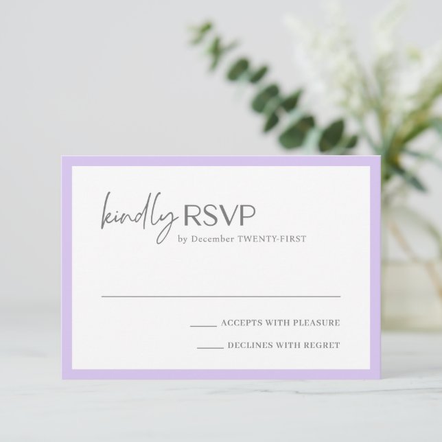 Chic Lilac Moderne Hochzeit RSVP Karte (Stehend Vorderseite)