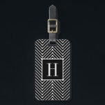 CHIC LUGGAGE/BAG TAG_MODERN SCHWARZ/WEISS ZIGZAG GEPÄCKANHÄNGER<br><div class="desc">CHIC LUGGAGE/BAG TAG_MODERN WHITE ZIGZAG AUF SCHWARZ. SCHWARZE TAG MIT WEISSEM MONOGRAMM. SCHWARZ MIT WEISSER INFORMATION TEXT. MATCHES UGOBAGS LUGGAGE BAG</div>