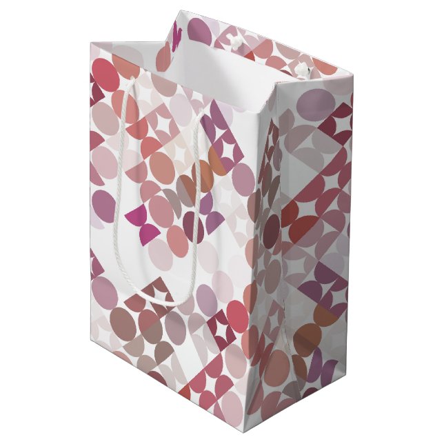 Chic Mauve Taupe Dusty Rose Circles Art Pattern Mittlere Geschenktüte (Vorderseite Schrägansicht)