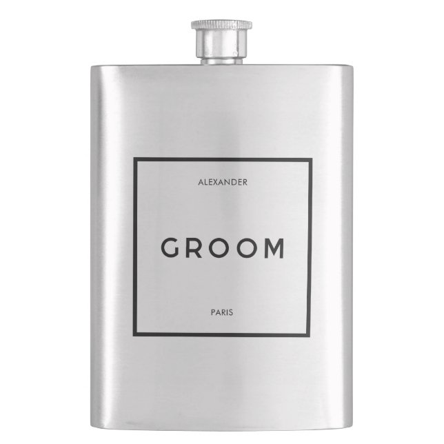 Chic Minimal French Black & White Groom Name Flachmann (Vorderseite)