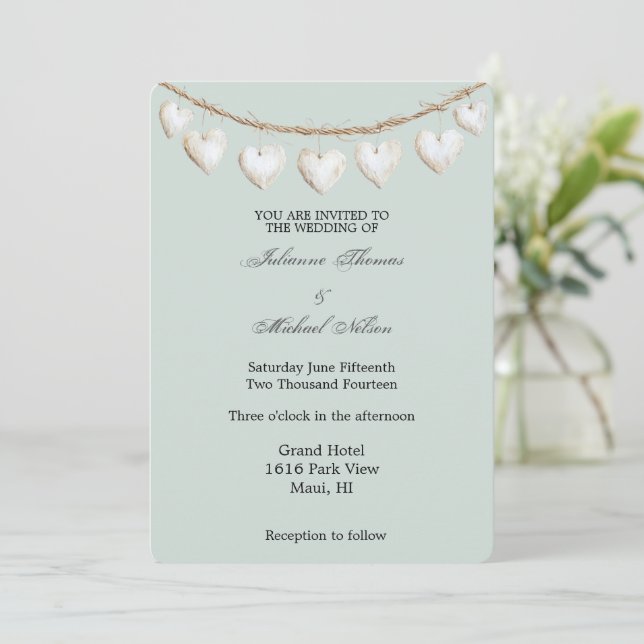 Chic Mint Green White Hearts Wedding Einladung (Stehend Vorderseite)