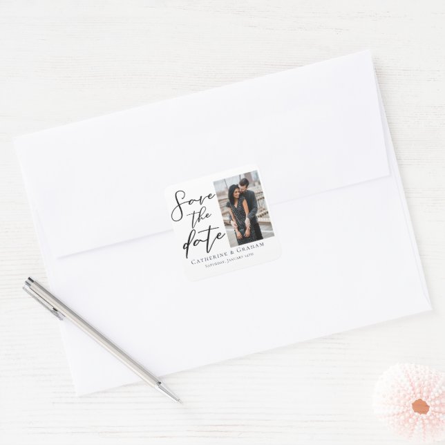 Chic Modern Couple Foto Save the Date Quadratischer Aufkleber (Umschlag)