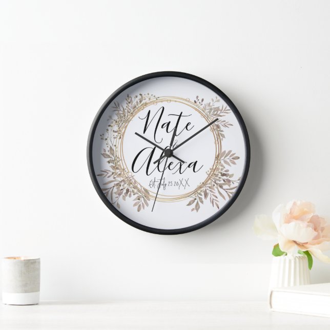 Chic Modern Floral Wreath Wedding Personalisiert Uhr (Zuhause)