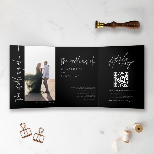 Chic Modern Simple Foto Black and White Wedding Dreifach Gefaltete Einladung (Von Creator hochgeladen)