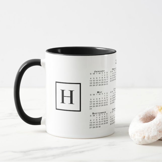 Chic Monogram 2026-Kalender Tasse (Mit Donut)