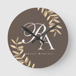 Chic Monogram Brown Runde Wanduhr