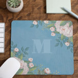 Chic Monogram Floral Elegante Vintage Rose Stilvol Mousepad<br><div class="desc">Dieses Design besticht durch eine Vintage Blume mit floraler Rose in Rosa,  eine elegante minimalistische,  wasserfarbene sommerliche botanische Vegetation,  Blume Blätter Laubbäume,  vereinfachende Kunstkunstgärten,  Sommergarten-Illustrationsgrafik,  ideal für Zuhause-Studentenkurse in Büros,  eine trendige romantische Eleganz,  eine Computer-Tech-Maus,  hübsch schöne Blume-Kunstwerke</div>