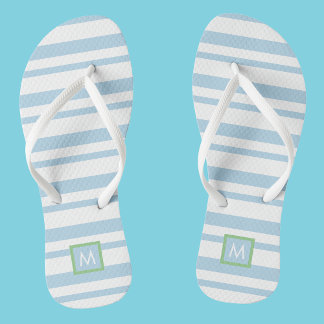 Chic Monogram, weiße und hellblaue Streifen Flip Flops