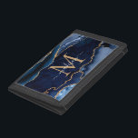 Chic Navy Blue Gold Agate Geode Feminine Monogram Trifold Geldbörse<br><div class="desc">Modern Glam Navy Blue Gold Glitzer Sparkle Agate Geode Gemstone Eleganine Feminine Monogram Script Name Eraser</div>