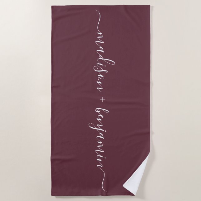 Chic New Monogram Names Burgundy Strandtuch (Vorderseite)