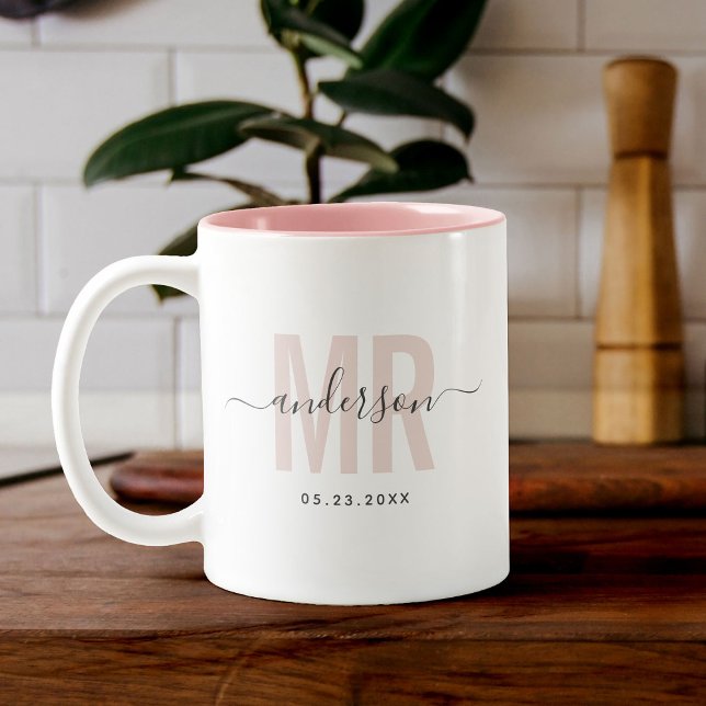 Chic New MR Individuelle Name Wedding Date Blush Zweifarbige Tasse (Von Creator hochgeladen)