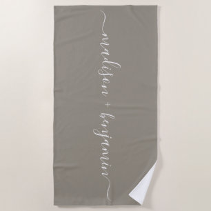 Chic Newlywed Monogram Names Gray Strandtuch