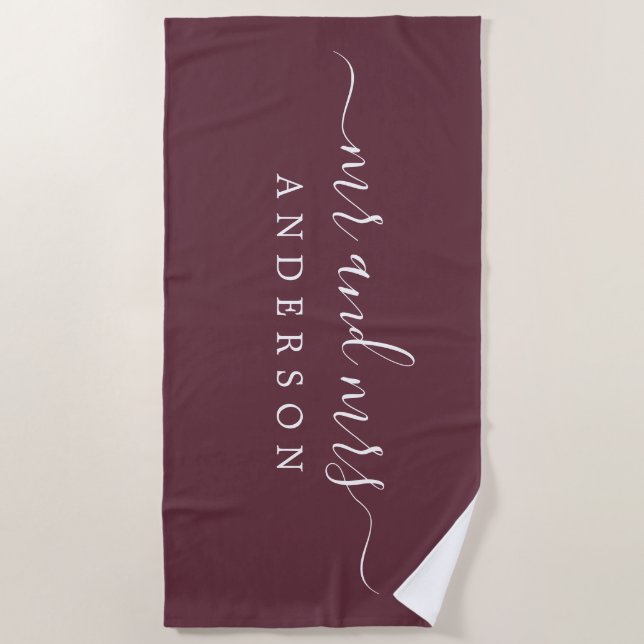 Chic Newlywed Mr. Burgundy Mit Monogramm Strandtuch (Vorderseite)