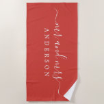 Chic Newlywed Mr. Monogram Red Alert Strandtuch<br><div class="desc">Chic und einfach mit Monogramm Strandtuch mit dem großen Text Mr. und Mrs. in weißer eleganter handgeschriebener Schrift Kalligraphie auf einem roten Hintergrund. Sie können dieses elegante Badetuch mit Ihrem verheirateten Namen anpassen. Perfektes Geschenk für das frisch verheiratete Paar. Exklusiv für Sie entworfen von Happy Dolphin Studio.</div>