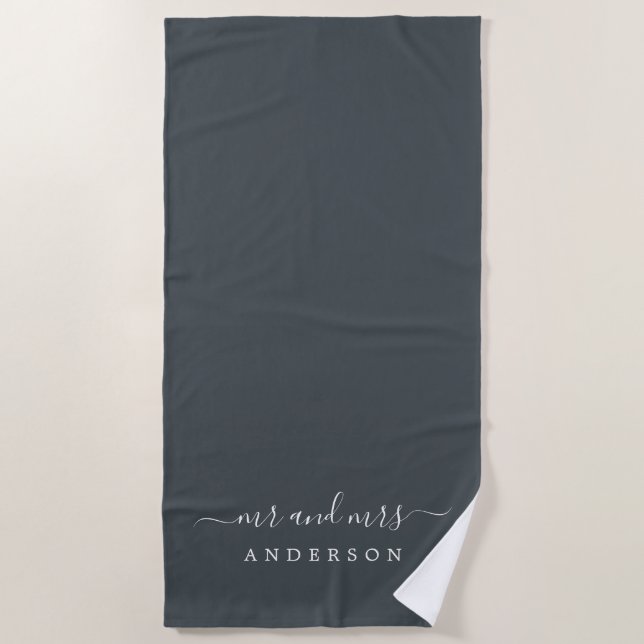 Chic Newlywed Mr. Off-black Mit Monogramm Strandtuch (Vorderseite)