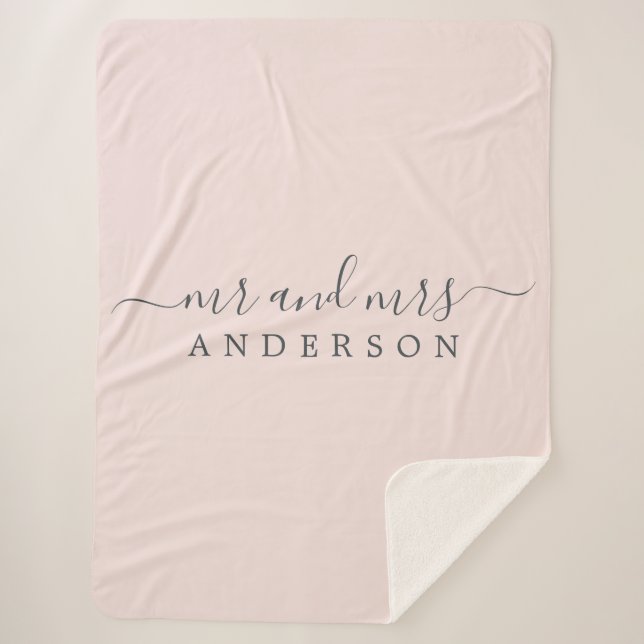 Chic Newlywed Mr. Pastel Pink Monogram Sherpadecke (Vorderseite)