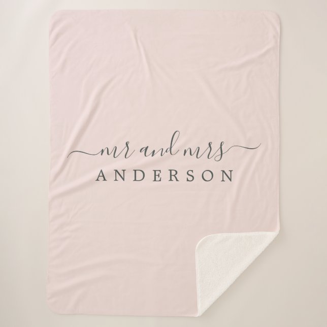 Chic Newlywed Mr. Pastel Pink Monogram Sherpadecke (Vorderseite)