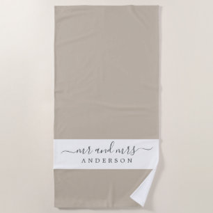 Chic Newlywed Mrs Gray White Mit Monogramm Strandtuch