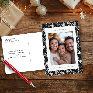 Chic Nordic Black and White Snowflake Postcard Feiertagspostkarte