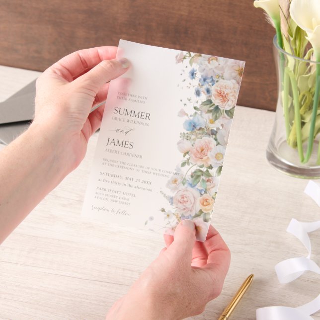 Chic Pastel Blush White Blue Roses Floral Wedding  (Handgehalten)