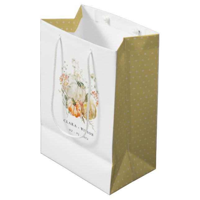 Chic Pastel Wildblume Pumpkin Wasserfarbenhochzeit Mittlere Geschenktüte (Vorderseite Schrägansicht)