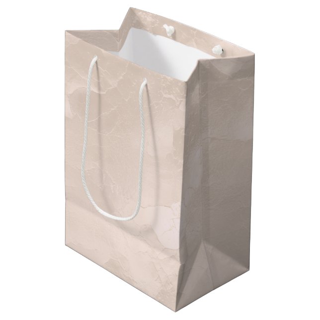 Chic Pearl Glam Ivory Blush Wedding Mittlere Geschenktüte (Vorderseite Schrägansicht)