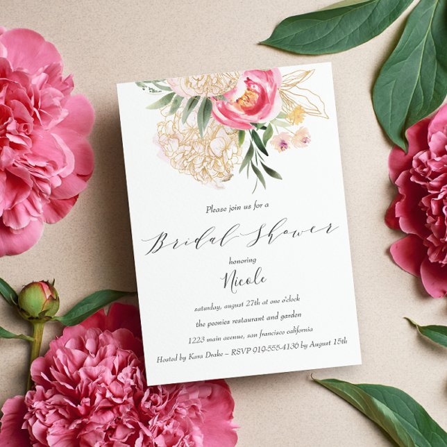 Chic Peonies gold Blume Hochzeitsstich Brautparty Einladung (Calligraphy "Bridal Shower" with PInk peones and green leaves and gold accents. Elegant Inviation )