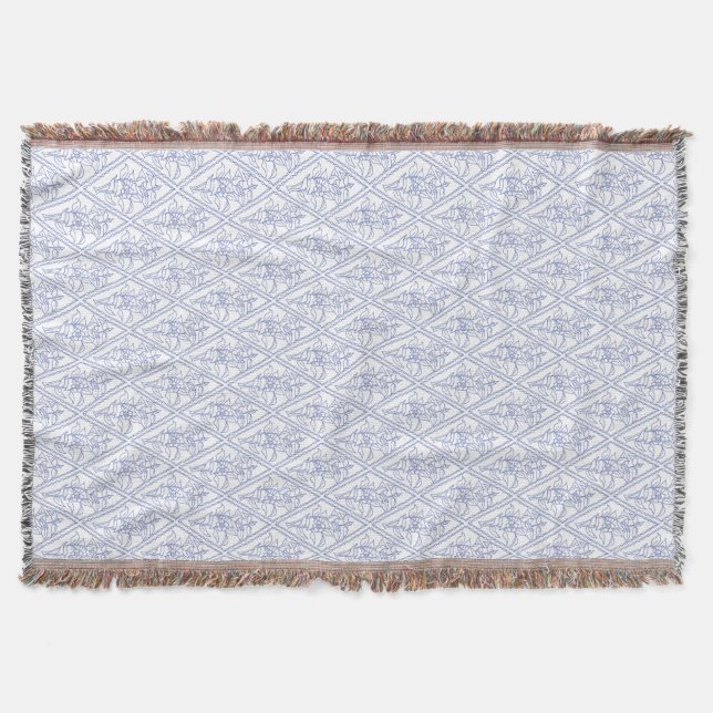 Chic Periwinkle Blue White Floral Diamond Muster Decke (Vorderseite)