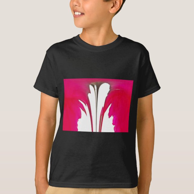 Chic phantastische Rote Rose unter dem weißen Himm T-Shirt (Vorderseite)