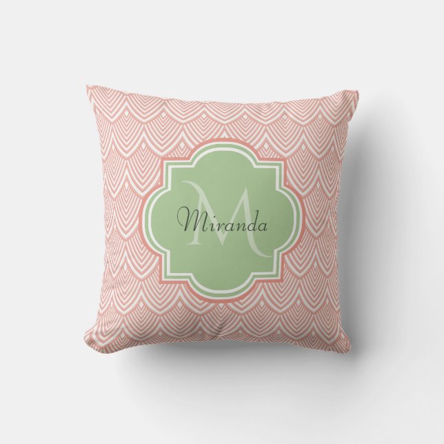 Chic Pink Arched Scallops Soft Green Monogram Name Kissen (Vorderseite)