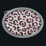 Chic Pink Black Leopard Print Ovale Gürtelschnalle<br><div class="desc">Chic Gürtelschnalle mit einem trendigen Leopardenprint in Rosa und Schwarz in einem rot-rosa Hintergrund.</div>