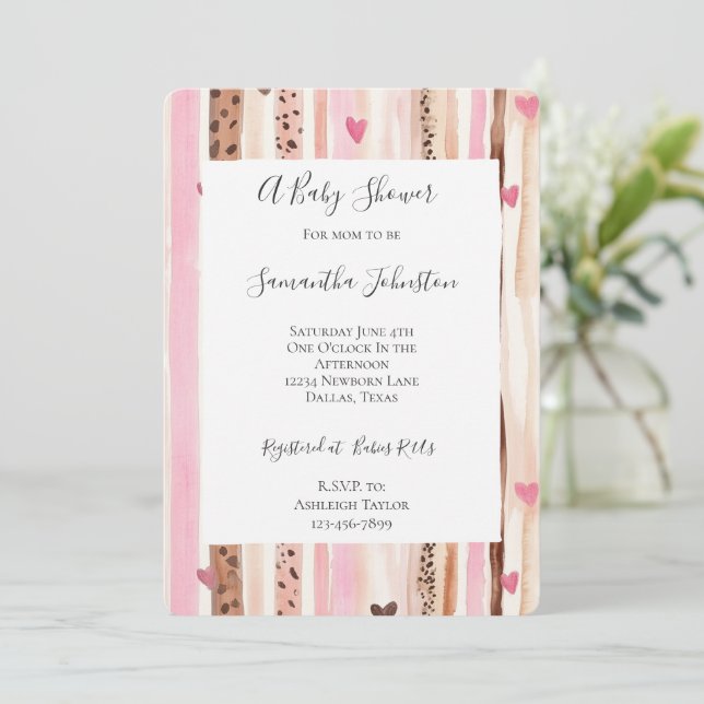 Chic Pink Cream Leopard Animal Stripes Baby Dusche Einladung (Stehend Vorderseite)