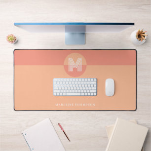 Chic Pink Peach Geometric Modern Monogram Schreibtischunterlage