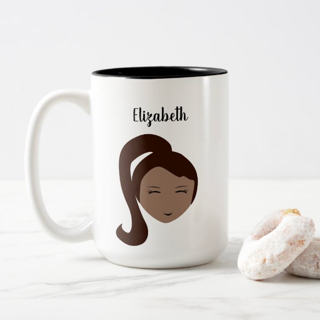 Chic Portrait: Individuell gestaltbare Brünette Gi Zweifarbige Tasse (Mit Donut)