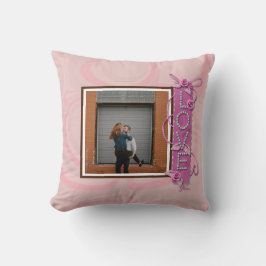 Chic Prints: Trending Throw Pillow Designs Kissen