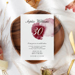 Chic Red Wine Spill Modernes, individuelles Alter  Einladung<br><div class="desc">Diese stilvolle Chic Modern Contemporary Artistic Vertical Birthday Party Einladung mit einem originellen Aquarellbild eines einfachen,  roten Burgundy Farbspritzes auf einem sauberen,  weißen Hintergrund,  der eine Weinflut darstellt. Ideal für Herbst oder andere Jahreszeiten Geburtstagsparty für jedes Alter.</div>
