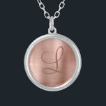 Chic Rose Gold Brushed Metal Monogram Initial Versilberte Kette<br><div class="desc">Diese schicke Halskette verfügt über ein großes Skriptmonogramm auf einem Hintergrund von Rose goldgebürsteter metallischer Textur. Ein einzigartiges Geschenk für süßen 16 Geburtstag,  Urlaub und jeden besondere Anlass. Entworfen für Sie von Extreme T-Shirts!</div>