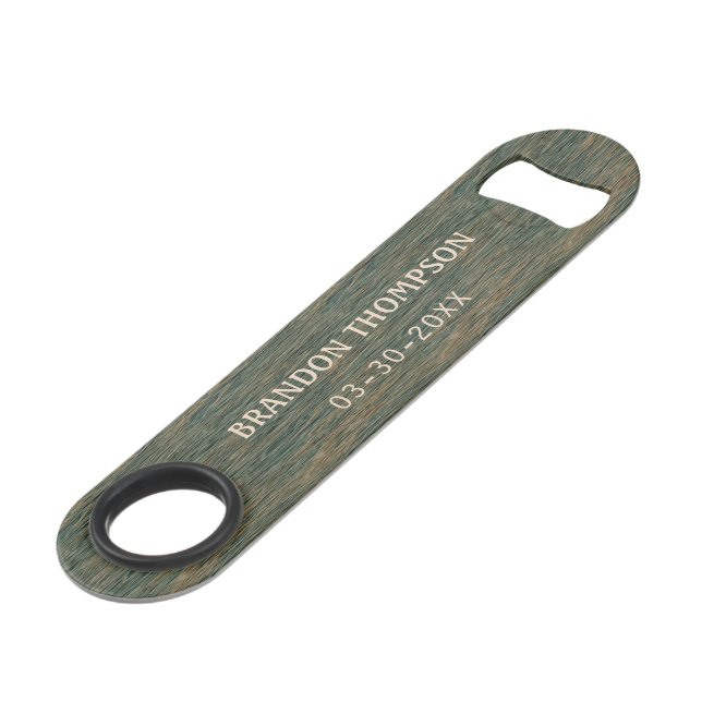 Chic Rustic Steel Gray Blue Wood Grain Muster Speed Flaschenöffner (Vorderseite Schrägansicht)