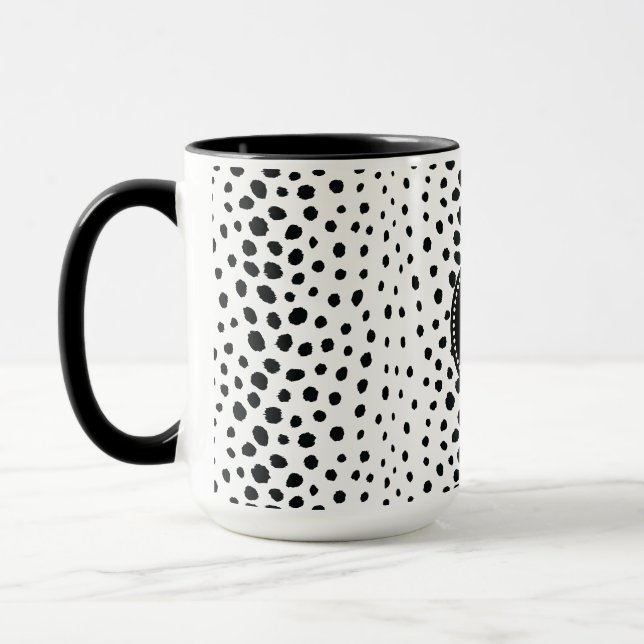 Chic Schwarz-weißes Cheetahdruck-Mustermonogramm Tasse (Links)
