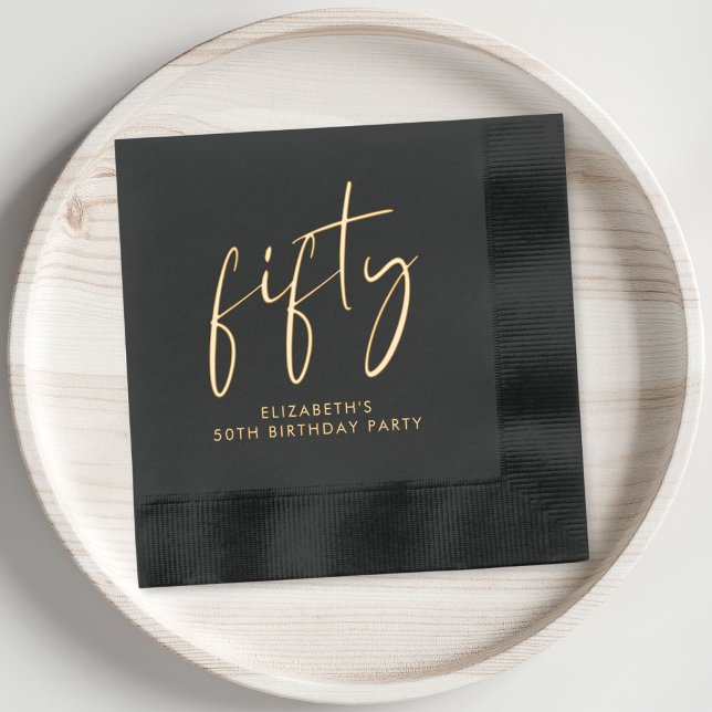 Chic Script 50e fête d'anniversaire (Elevate your 50th birthday party decor with these chic and elegant foil stamped napkins)