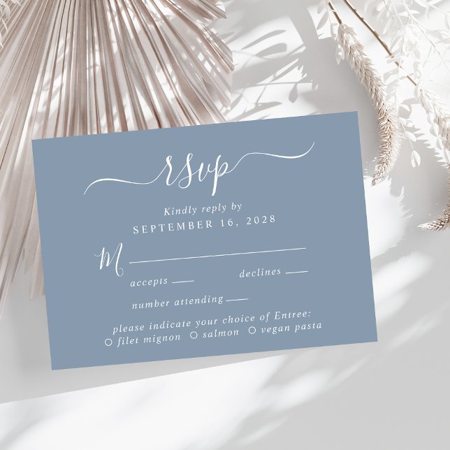 Chic Script Menu Choice Dusty Blue Wedding RSVP Karte (Von Creator hochgeladen)