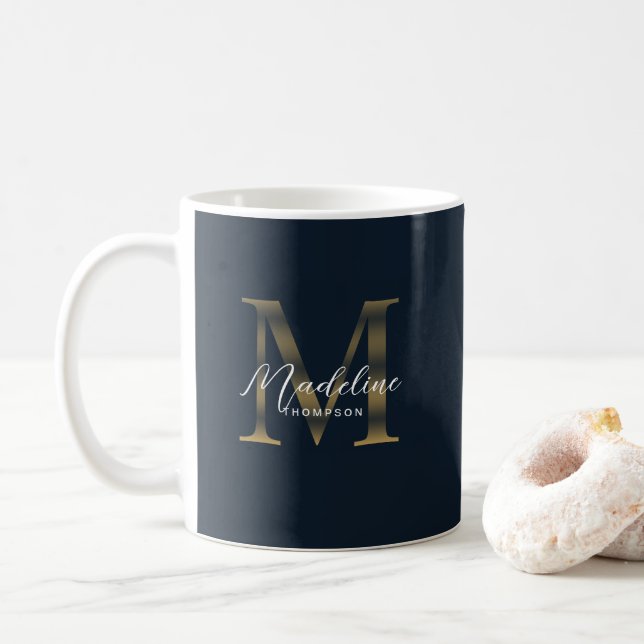 Chic Script Metallic Navy Blue Gold Monogram Kaffeetasse (Mit Donut)