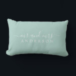 Chic Script Mr. Pastel Blue Newlywed Monogram Lendenkissen<br><div class="desc">Chic, modernes pastellblaues Kissen mit dem Text Mr. und Mrs. in weißer eleganter Schrift. Fügen Sie einfach Ihren verheirateten Namen hinzu. Perfektes Luxusgeschenk für das frisch vermählte Paar. Exklusiv für Sie entworfen von Happy Dolphin Studio. Wenn Sie Hilfe oder passende Produkte benötigen, kontaktieren Sie uns bitte unter happydolphinstudio@outlook.com. Wir helfen...</div>