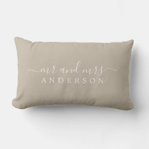 Chic Script Mr. Shiitake Gray Newlywed Monogram Lendenkissen