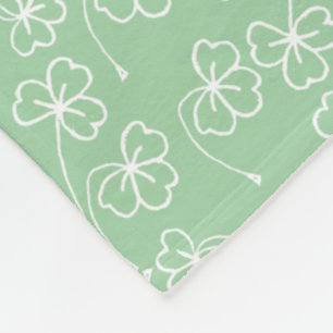 Chic Shamrocks Weiße Umrandungen Grüner Fleece-Dec Fleecedecke