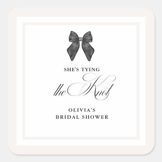 Chic 'She's The Knot Black Bow Brautparty Quadratischer Aufkleber (Vorderseite)